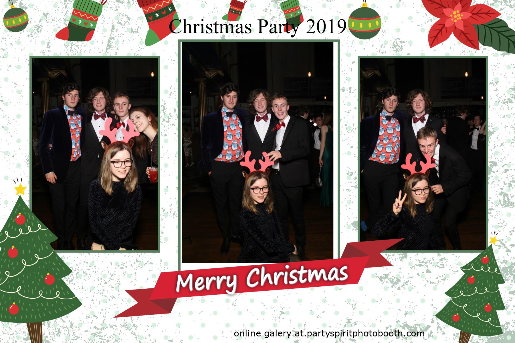 Christmas Party | View more photos from the event at gallery.partyspiritphotobooth.com/u/PartySpiritPhotoBooth/Christmas-Party-0